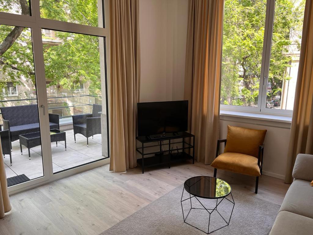 Skau Gajova Family Two Bedroom Apartment With A Terrace Free Parking Bratislava Bagian luar foto